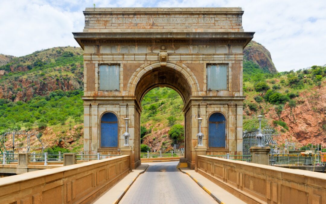 The historic arch over the road on the Hartbeespoort Dam wall